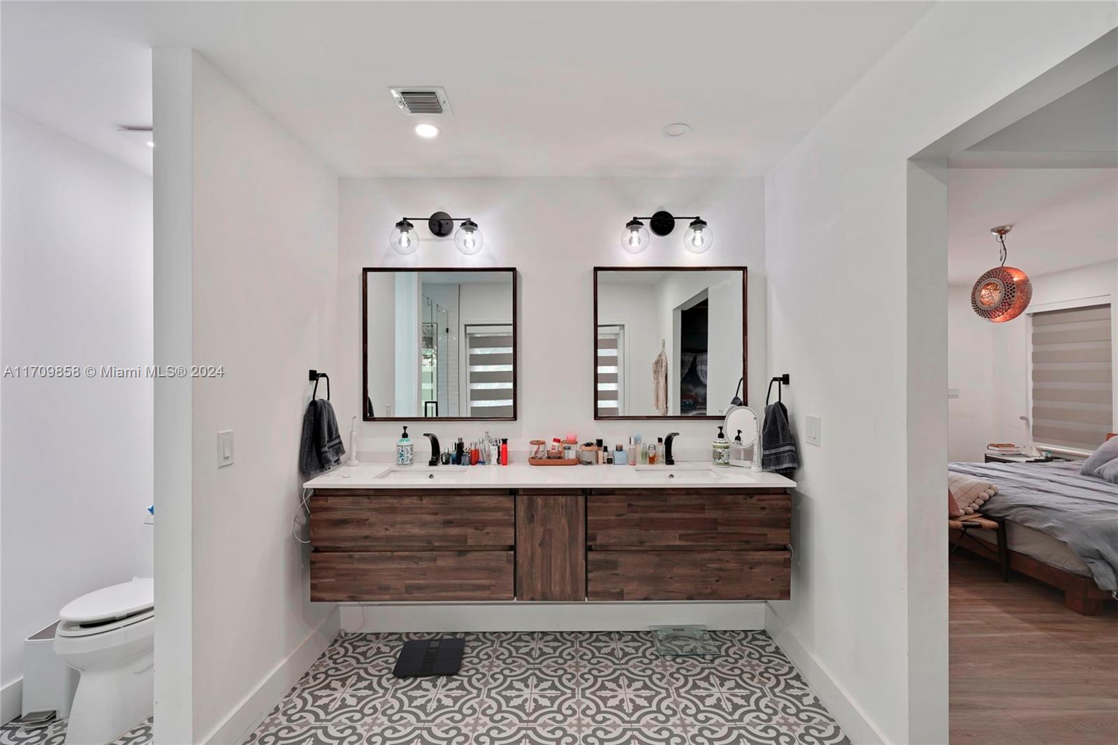 OAK LANE SEC ADDITION - Residential Lease