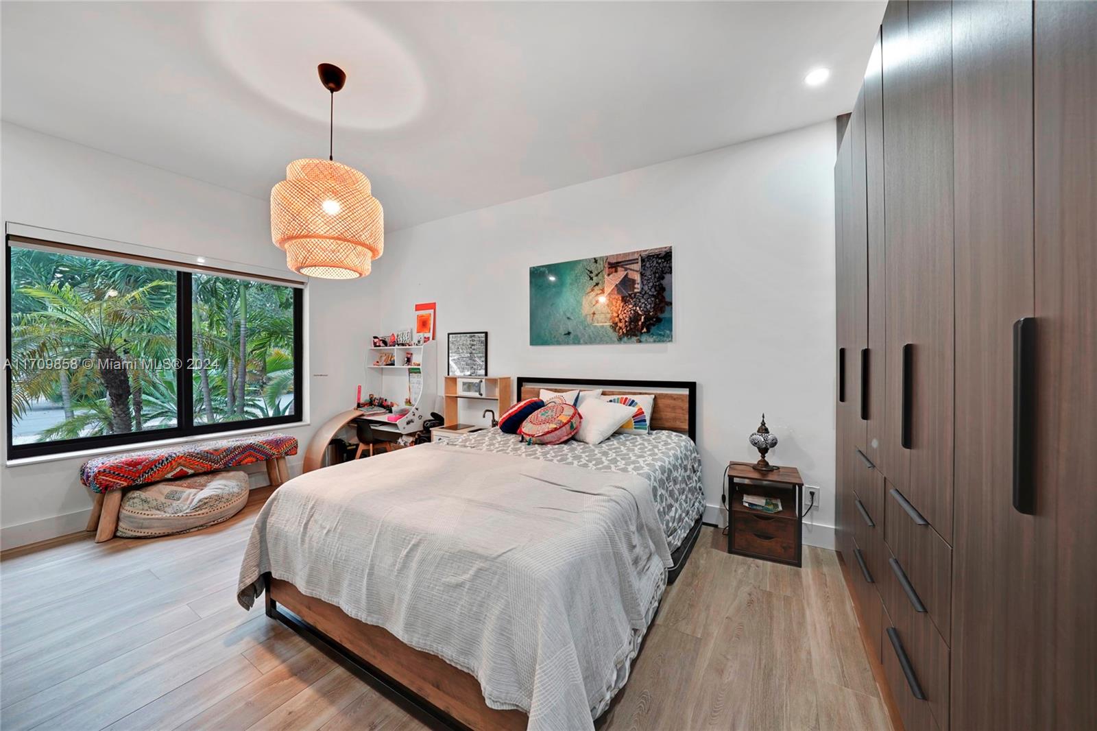 OAK LANE SEC ADDITION - Residential Lease