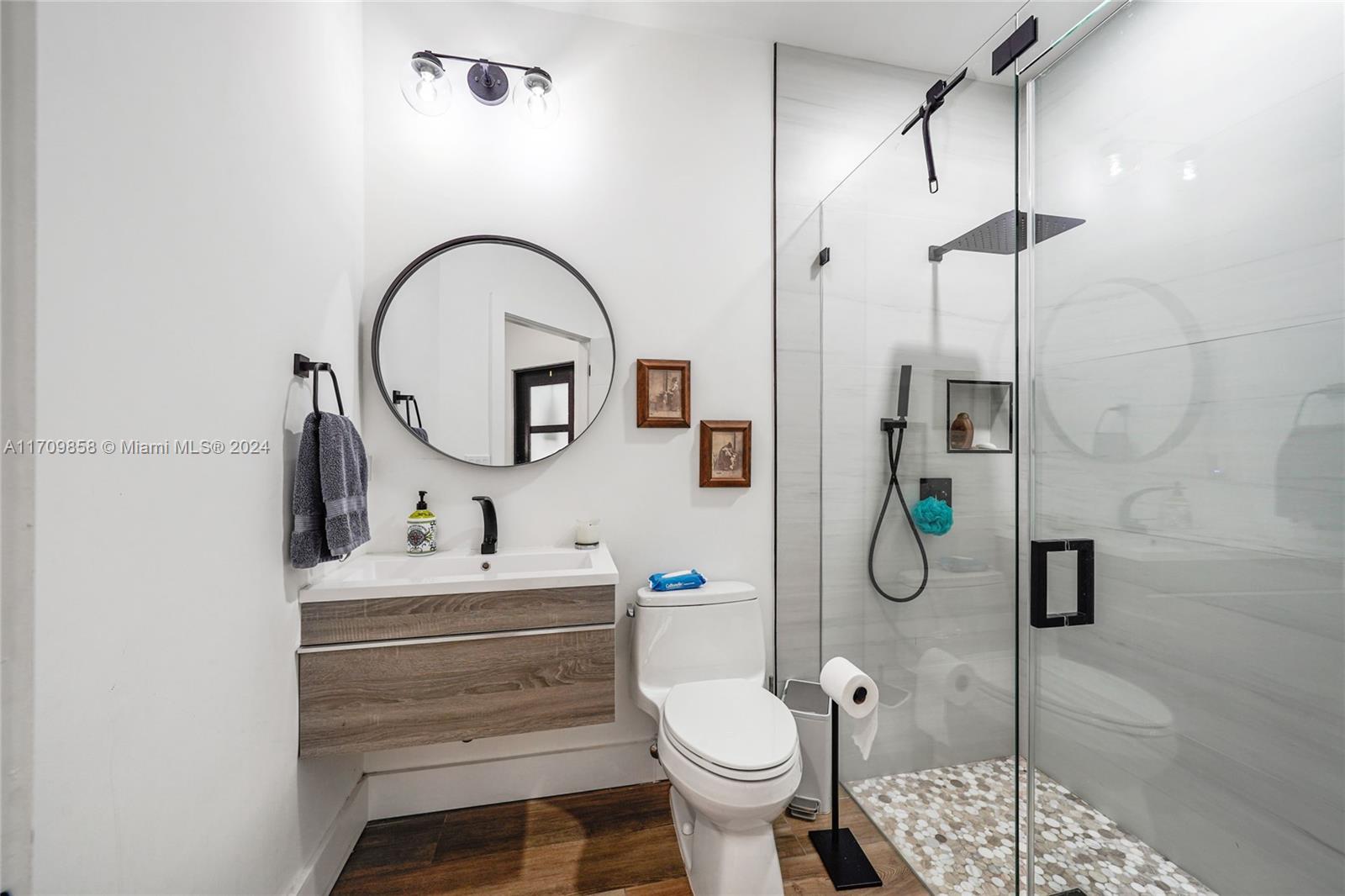 OAK LANE SEC ADDITION - Residential Lease