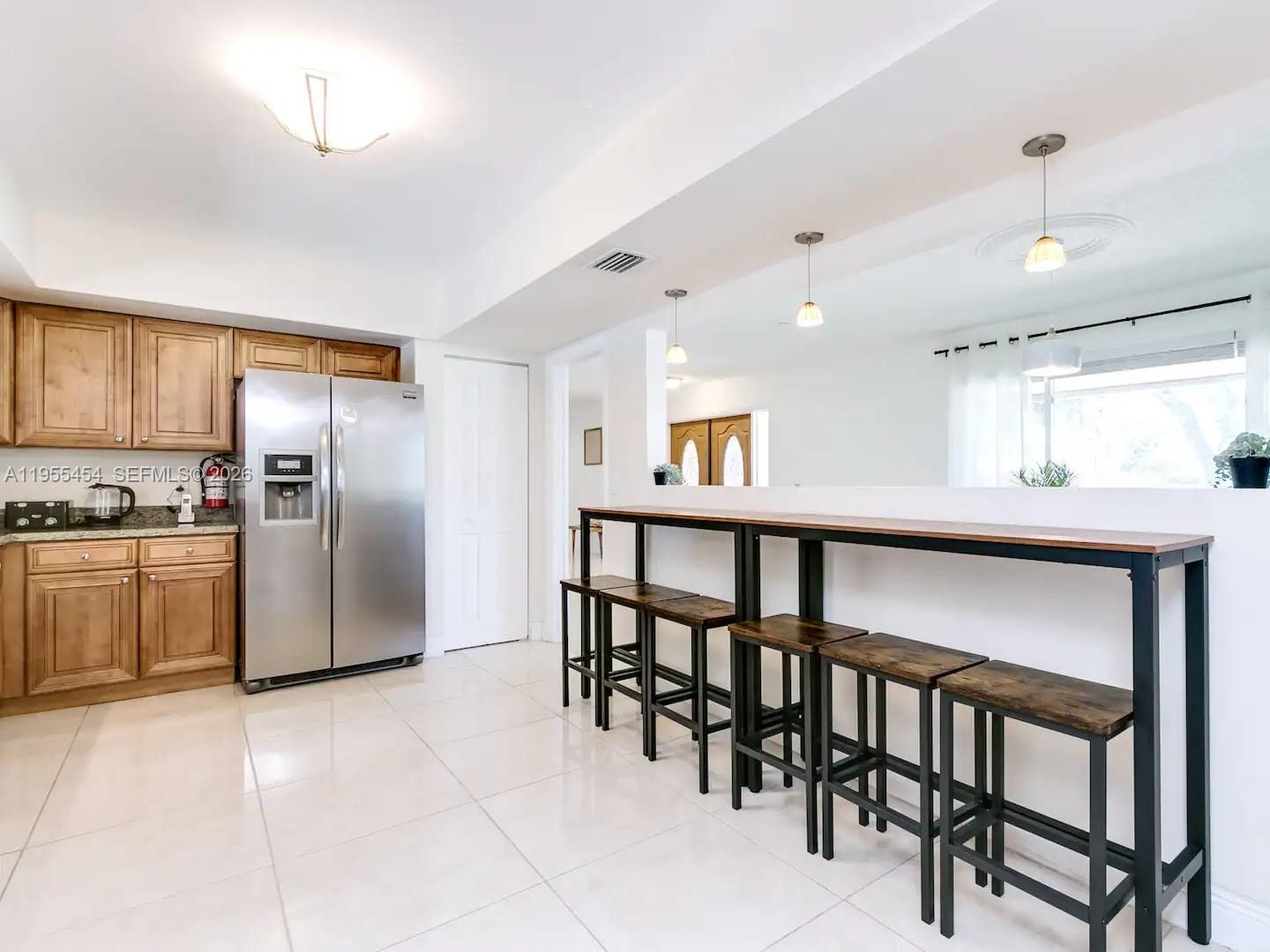 HOLLYWOOD HILLS - Residential