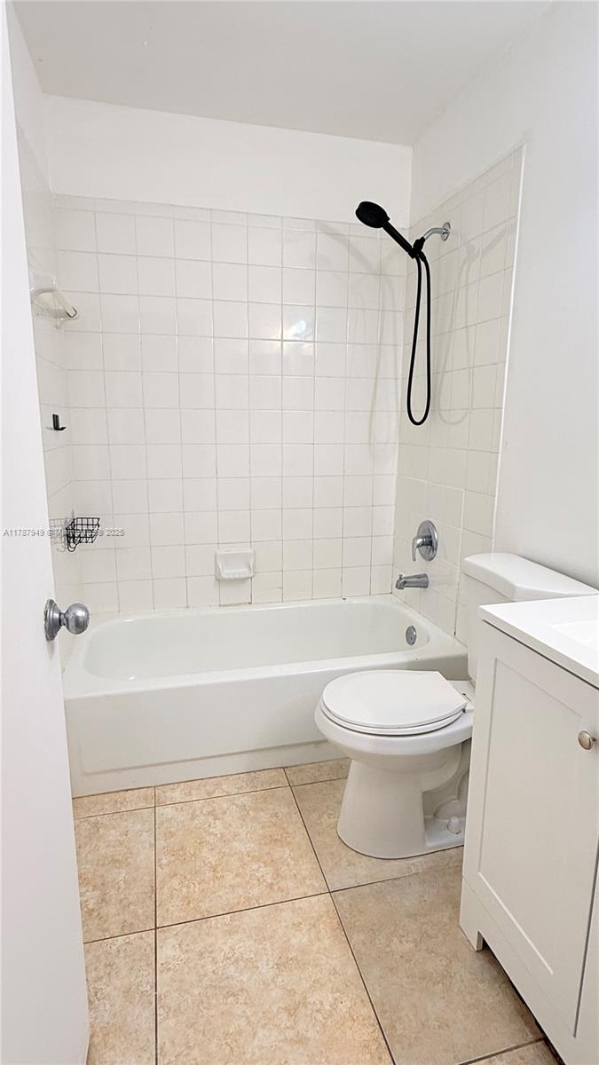 LAKES OF JACARANDA CONDO - Residential