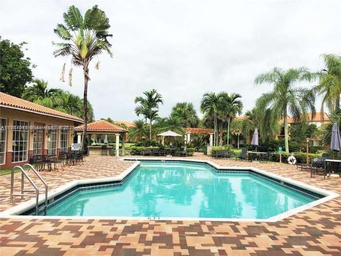 LAKES OF JACARANDA CONDO - Residential