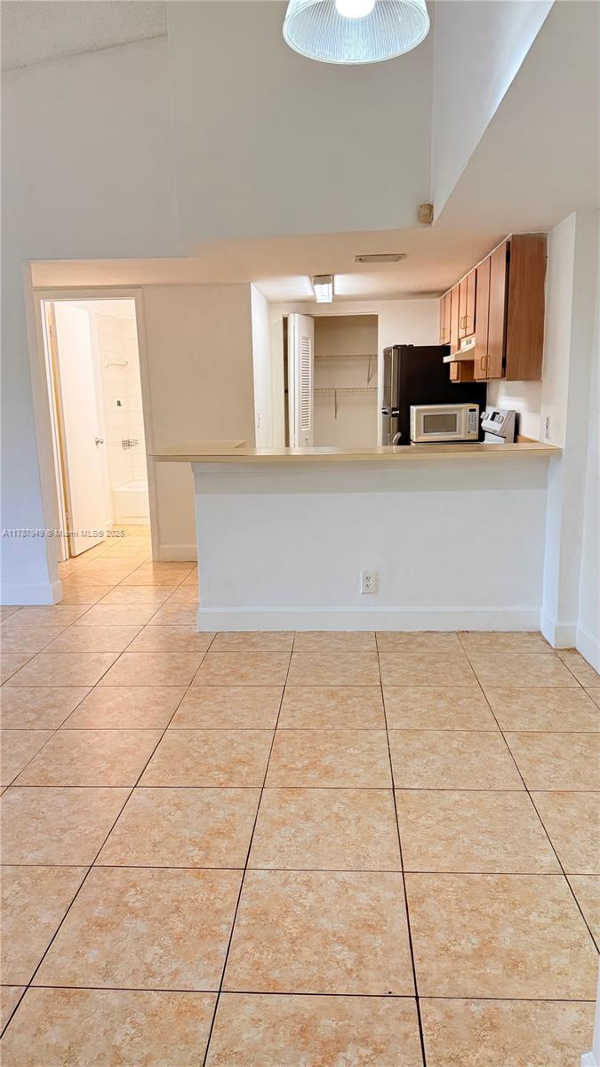LAKES OF JACARANDA CONDO - Residential