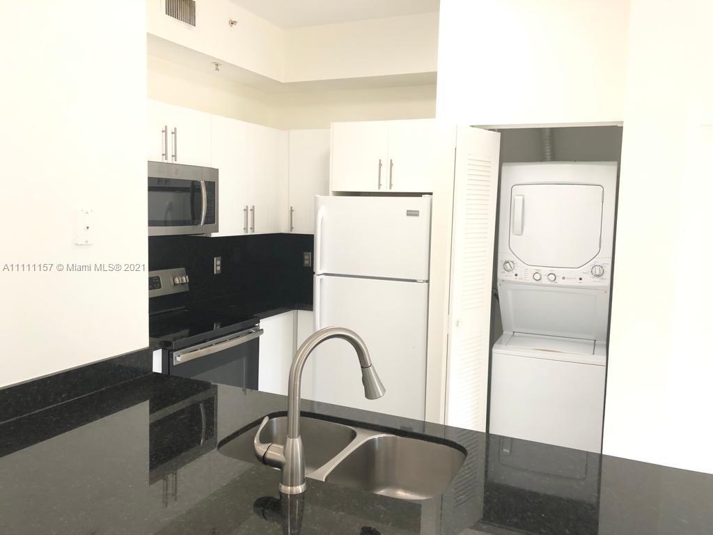 Excellent location, at the entrance of the Doral when leaving Florida's Turnpike, is on the first floor with easy access, all amenities, two assigned parking positions, plus visitor parking, remodeled open kitchen with granite counter , is a property in excellent condition