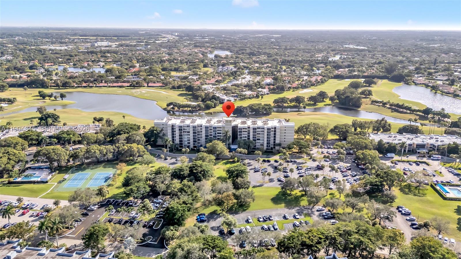 COUNTRY CLUB APTS AT - Residential