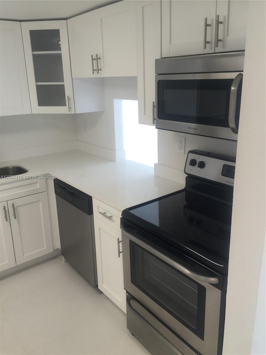 STANTON HOUSE CONDO - Residential