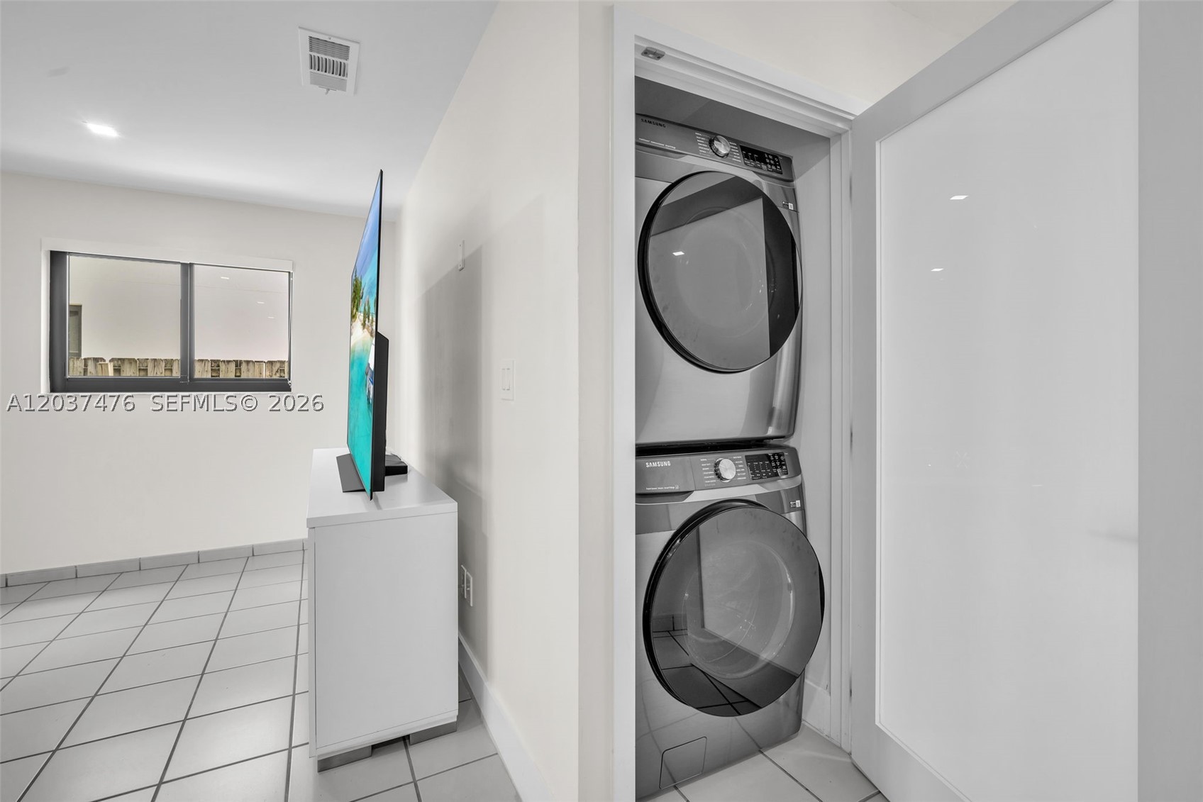 CORAL WEST HEIGHTS 2ND AD - Residential Lease