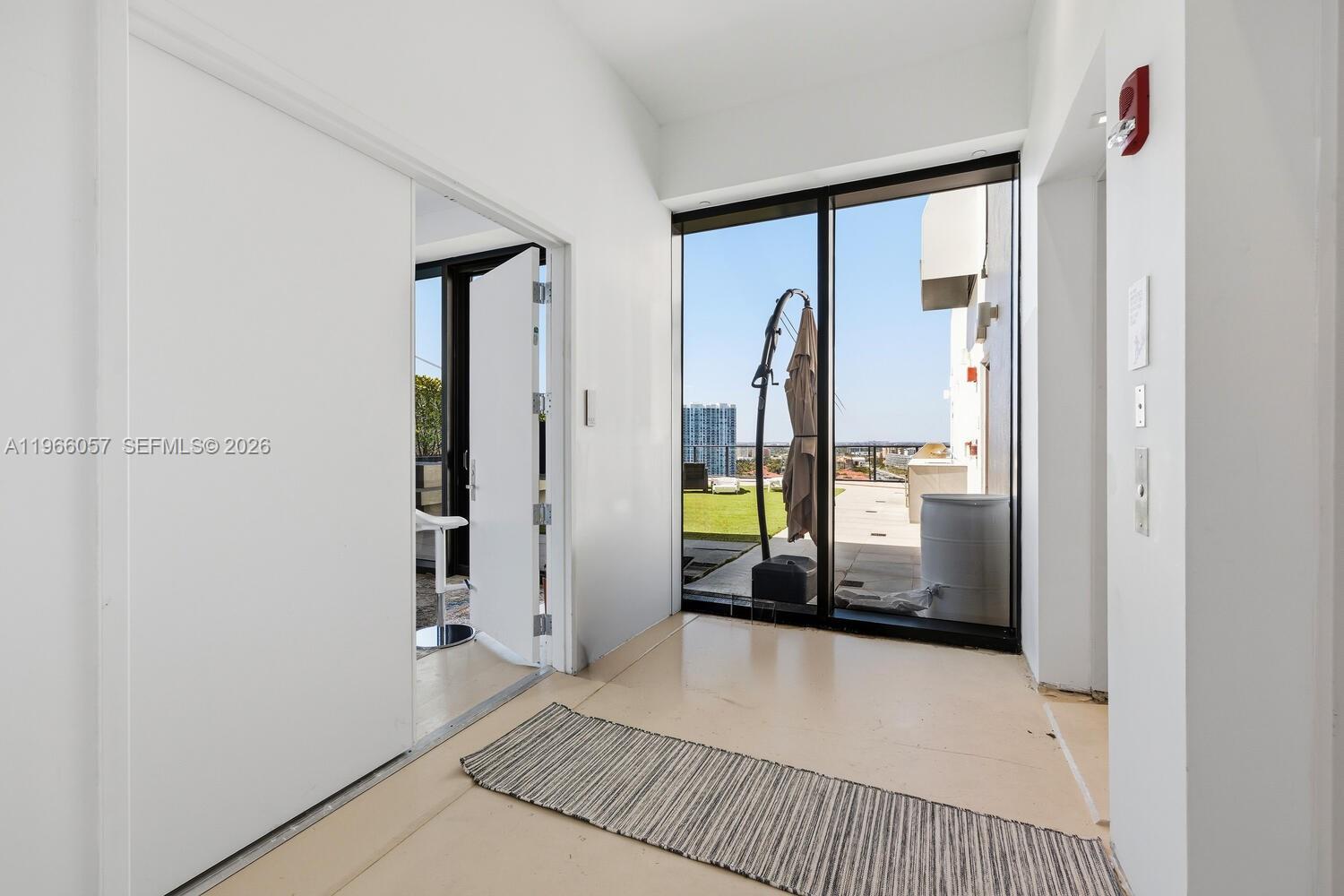 PRIVE CONDO - Residential