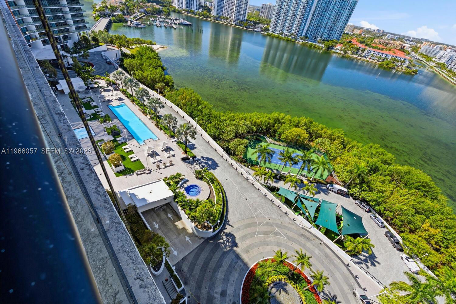 PRIVE CONDO - Residential