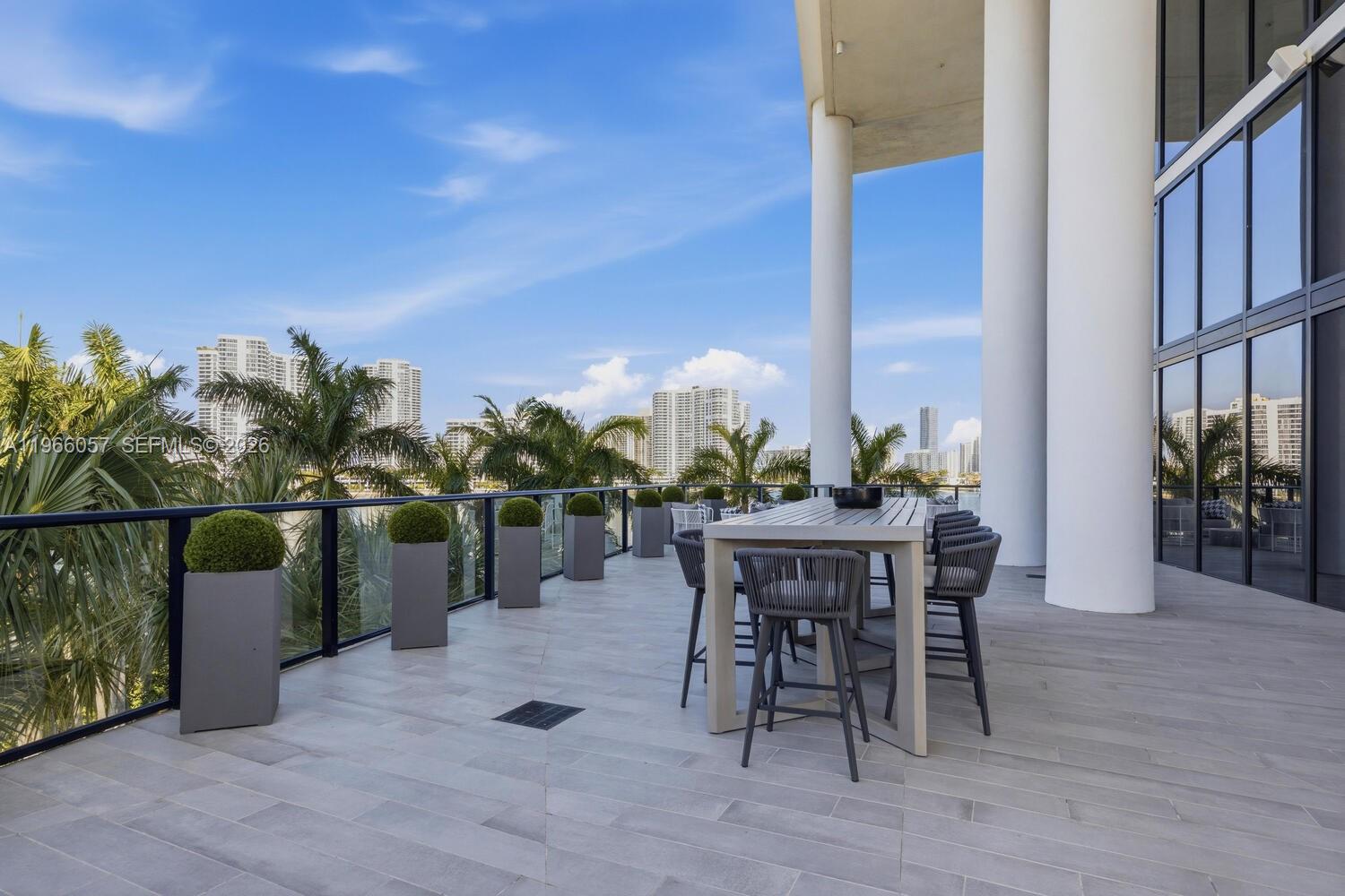 PRIVE CONDO - Residential