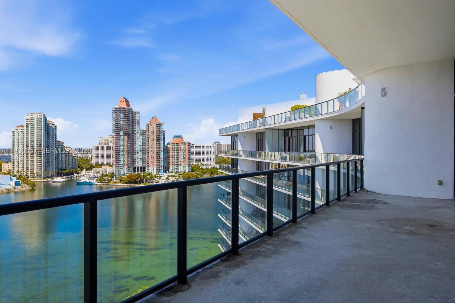 PRIVE CONDO - Residential