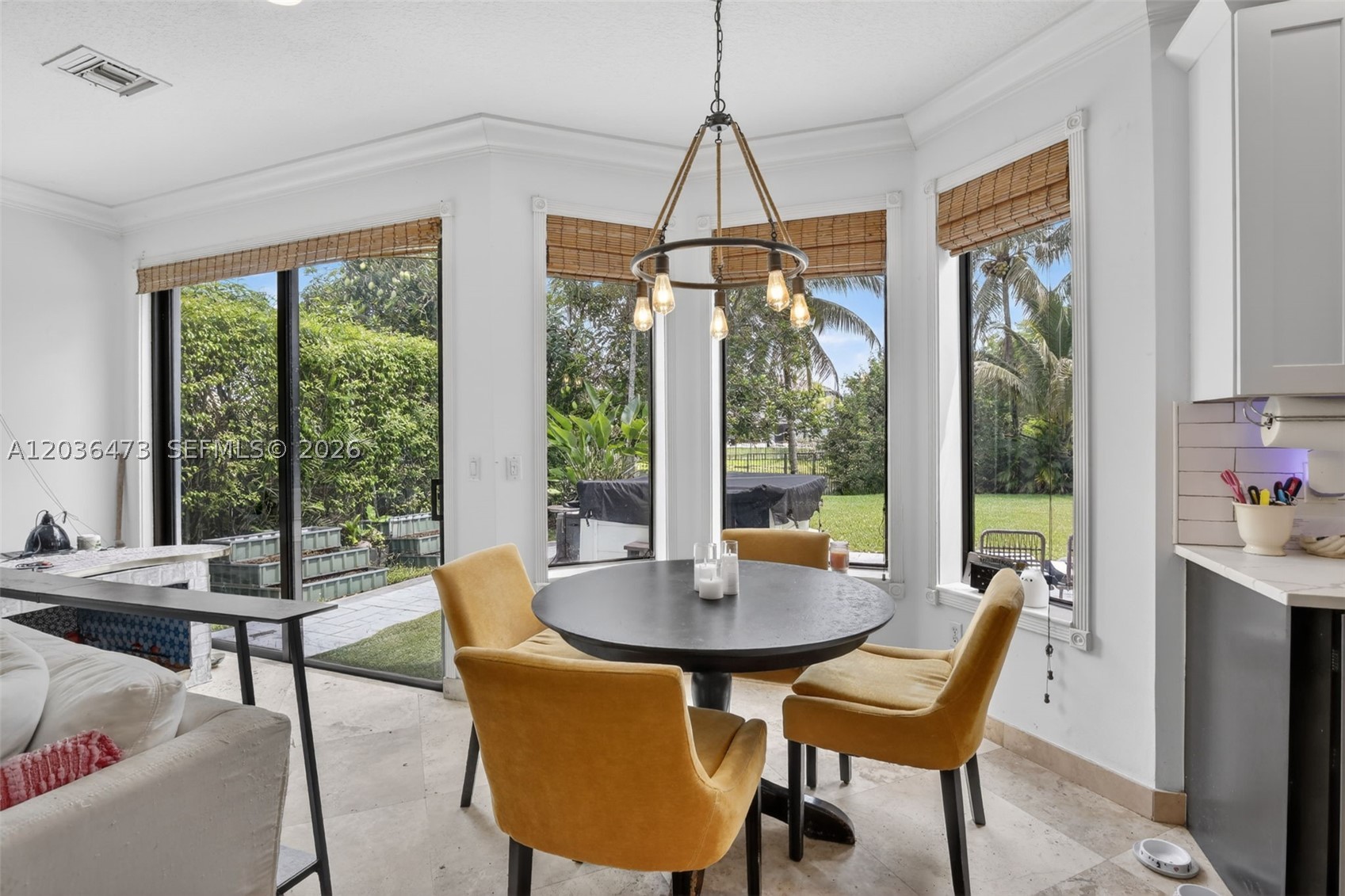 SESSA EIGHT - Residential