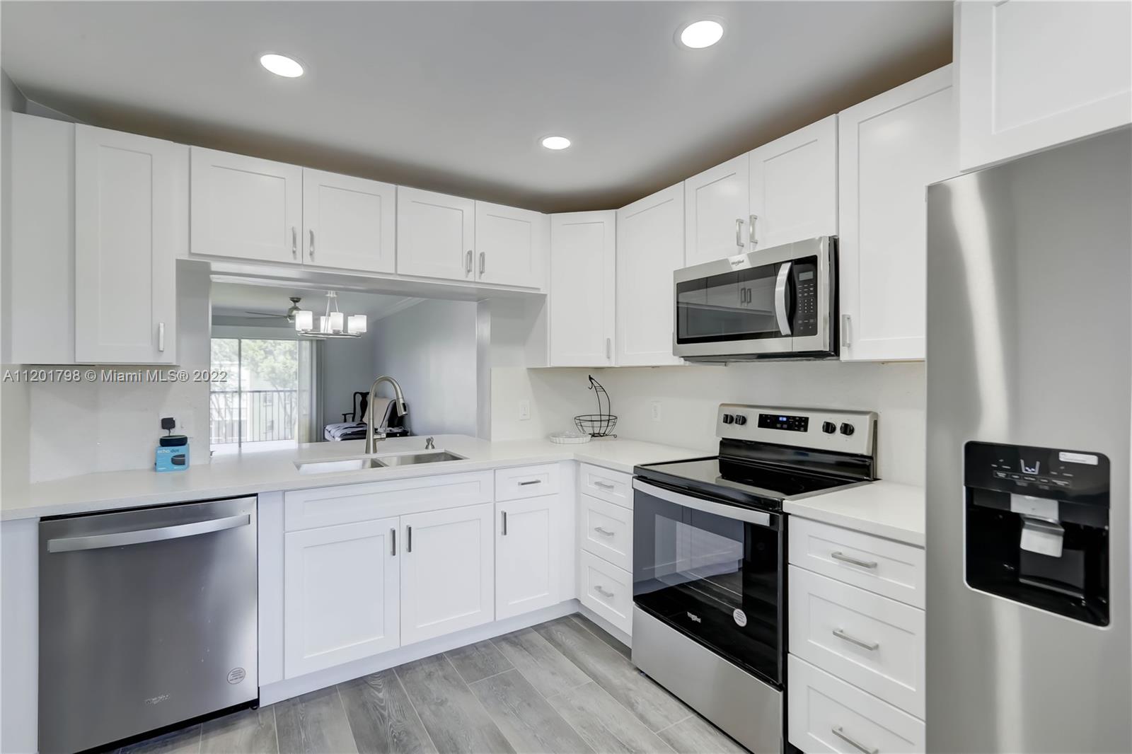 IVANHOE EAST AT CENTURY V - Residential Lease