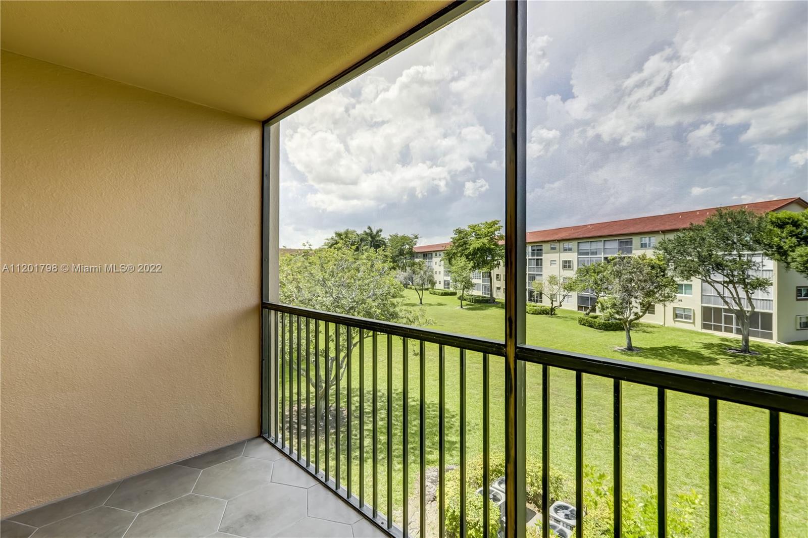 IVANHOE EAST AT CENTURY V - Residential Lease