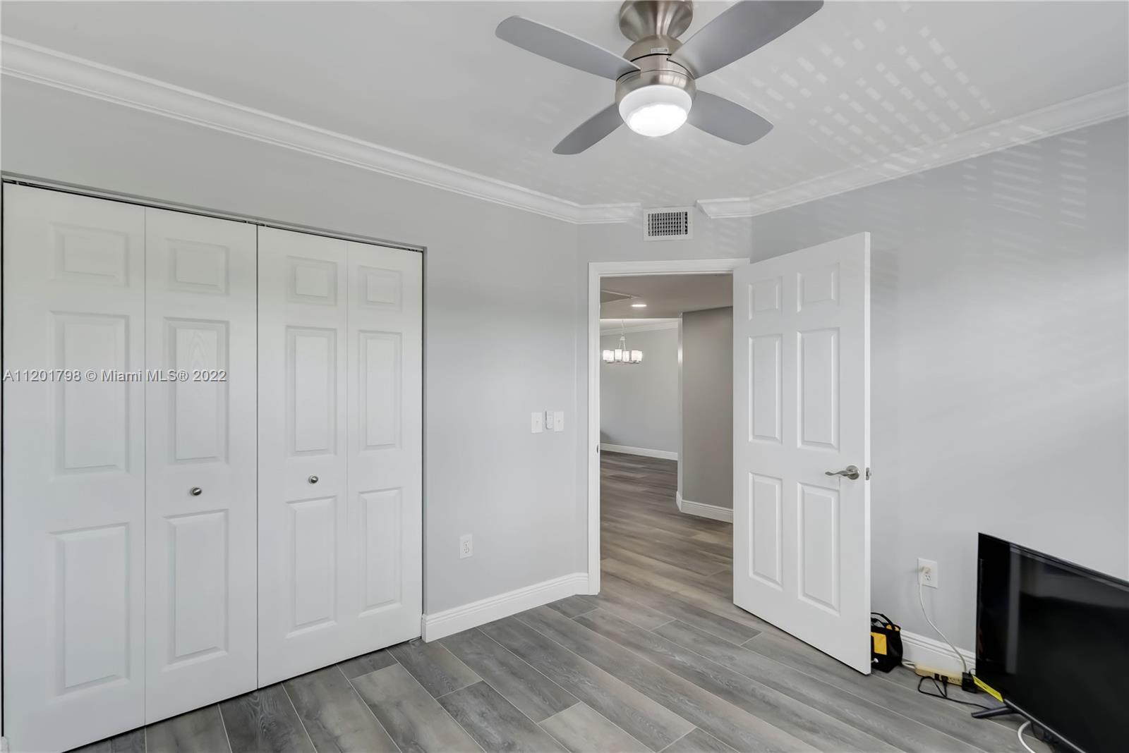 IVANHOE EAST AT CENTURY V - Residential Lease