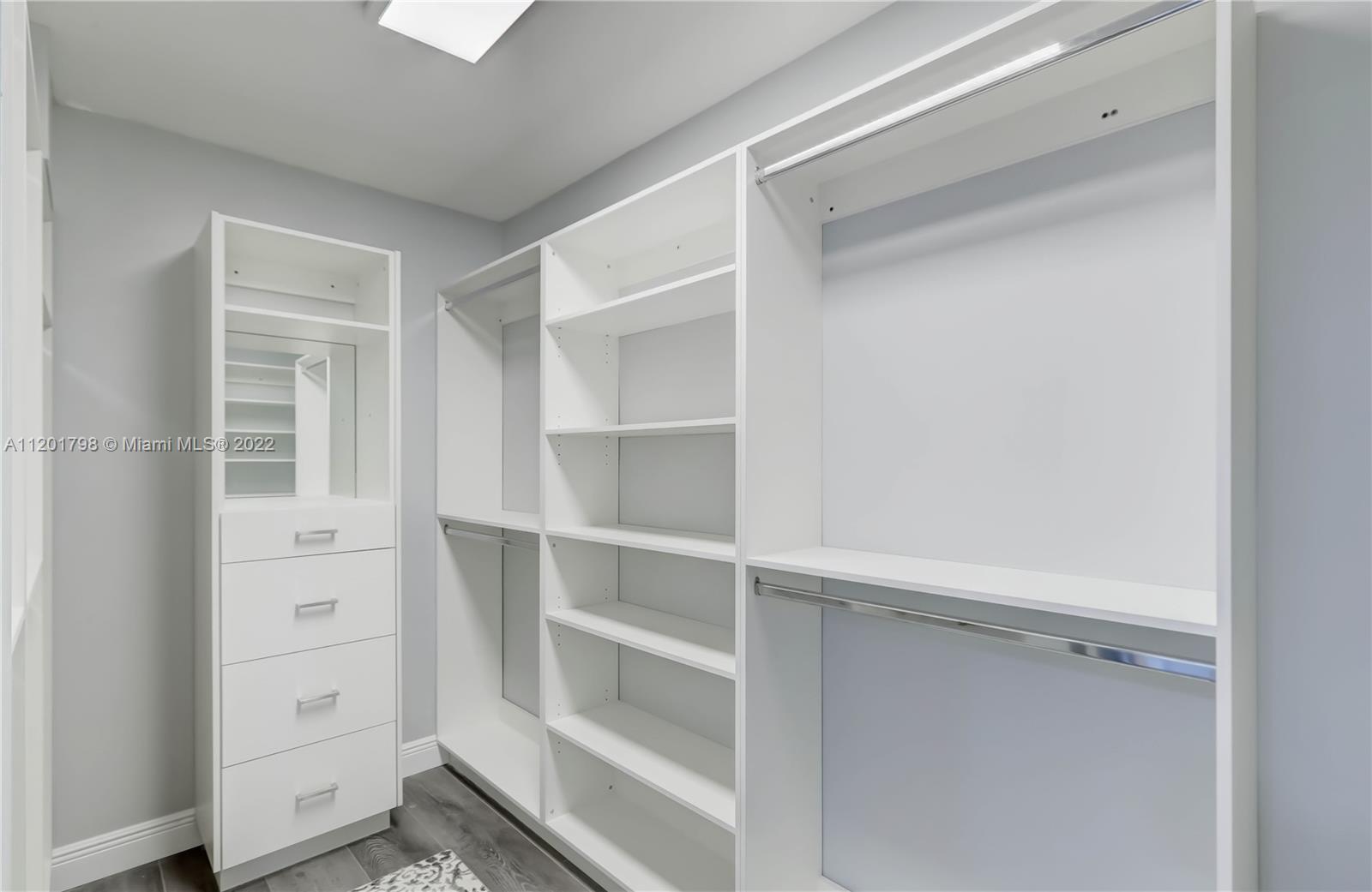 IVANHOE EAST AT CENTURY V - Residential Lease