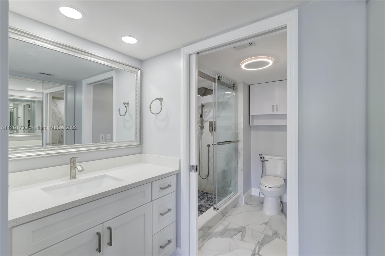 IVANHOE EAST AT CENTURY V - Residential Lease