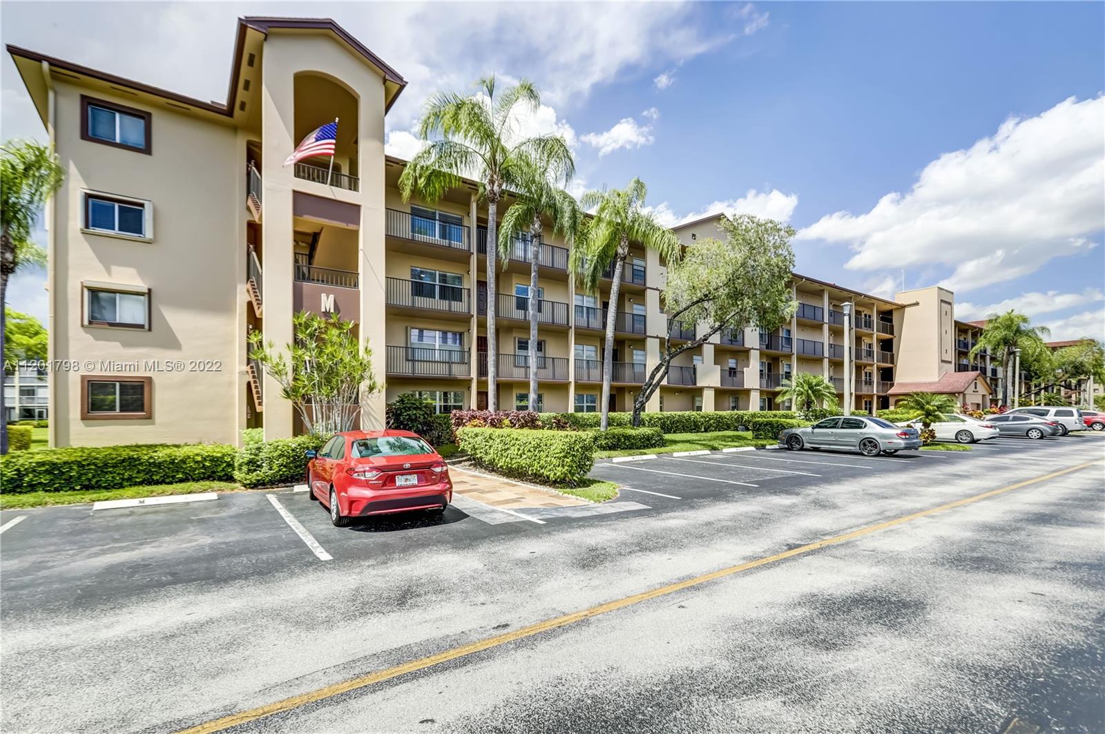 IVANHOE EAST AT CENTURY V - Residential Lease