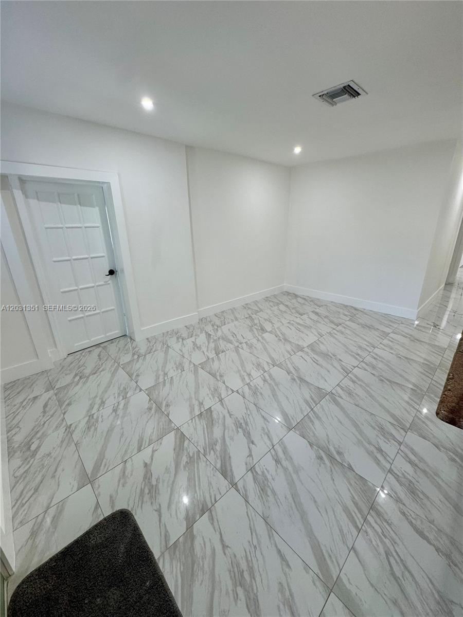 HOMEVILLE - Residential