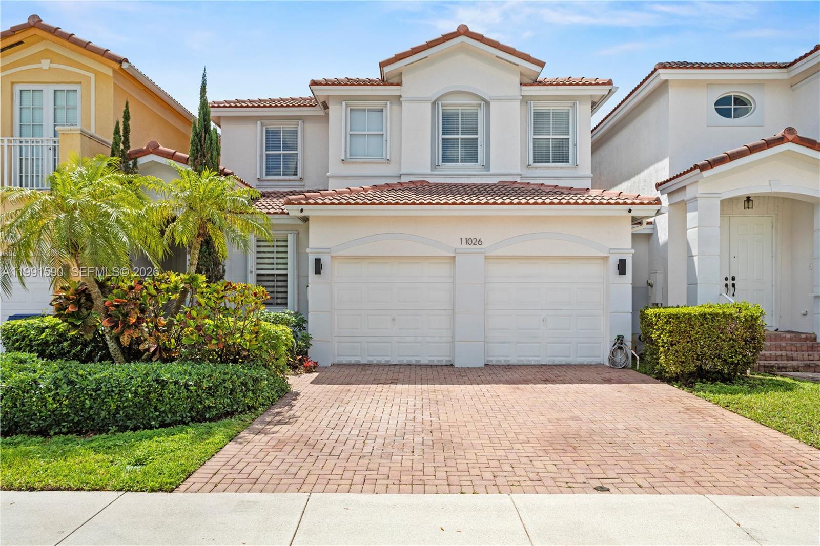 ISLANDS AT DORAL - Residential