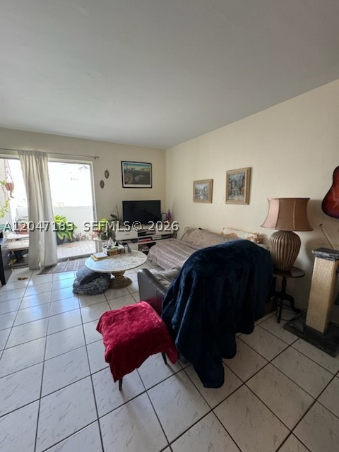 NORTH BEACH 1 BEDROO WITH OPEN KITCHEN. PRIVATE BALCONY THAT HAS A BAY VIEW AND SUNSETS. CLOSE TO MIMO, WYNWOOD, DESIGN DISTRICT AND MIAMI BEACH. FREE MIAMI BEACH TROLLY RIGHT ACROSS THE STREET FROM BUILDING, AS WELL AS PUBLIC BUS SYSTEM. QUIET BUILDING WITH AN ASSIGNED COVERED PARKING. PETS UNDER 20LBS ALLOWED.  CURRENTLY OCCUPIED WITH LONG TERM TENANT.