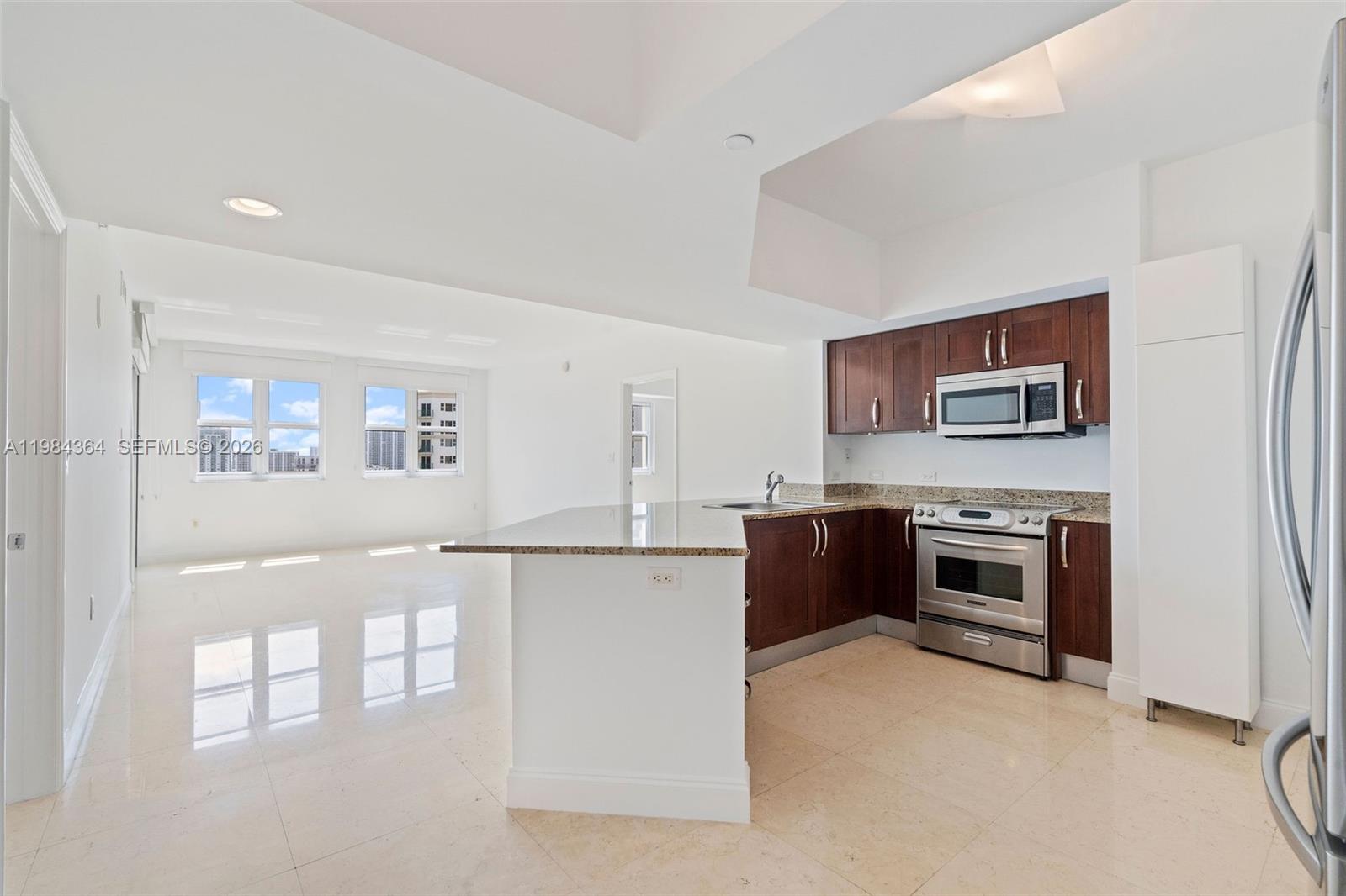 TURNBERRY VLG NO TOWER CO - Residential