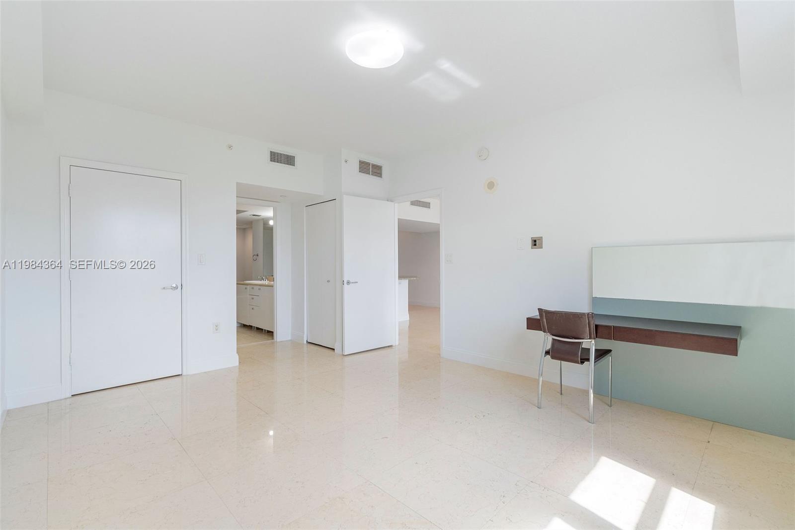 TURNBERRY VLG NO TOWER CO - Residential