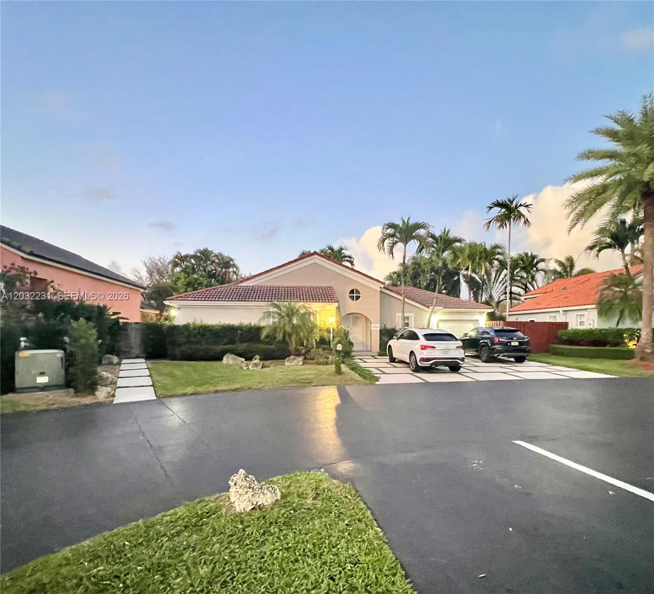 LAS CASAS AT KENDALL - Residential