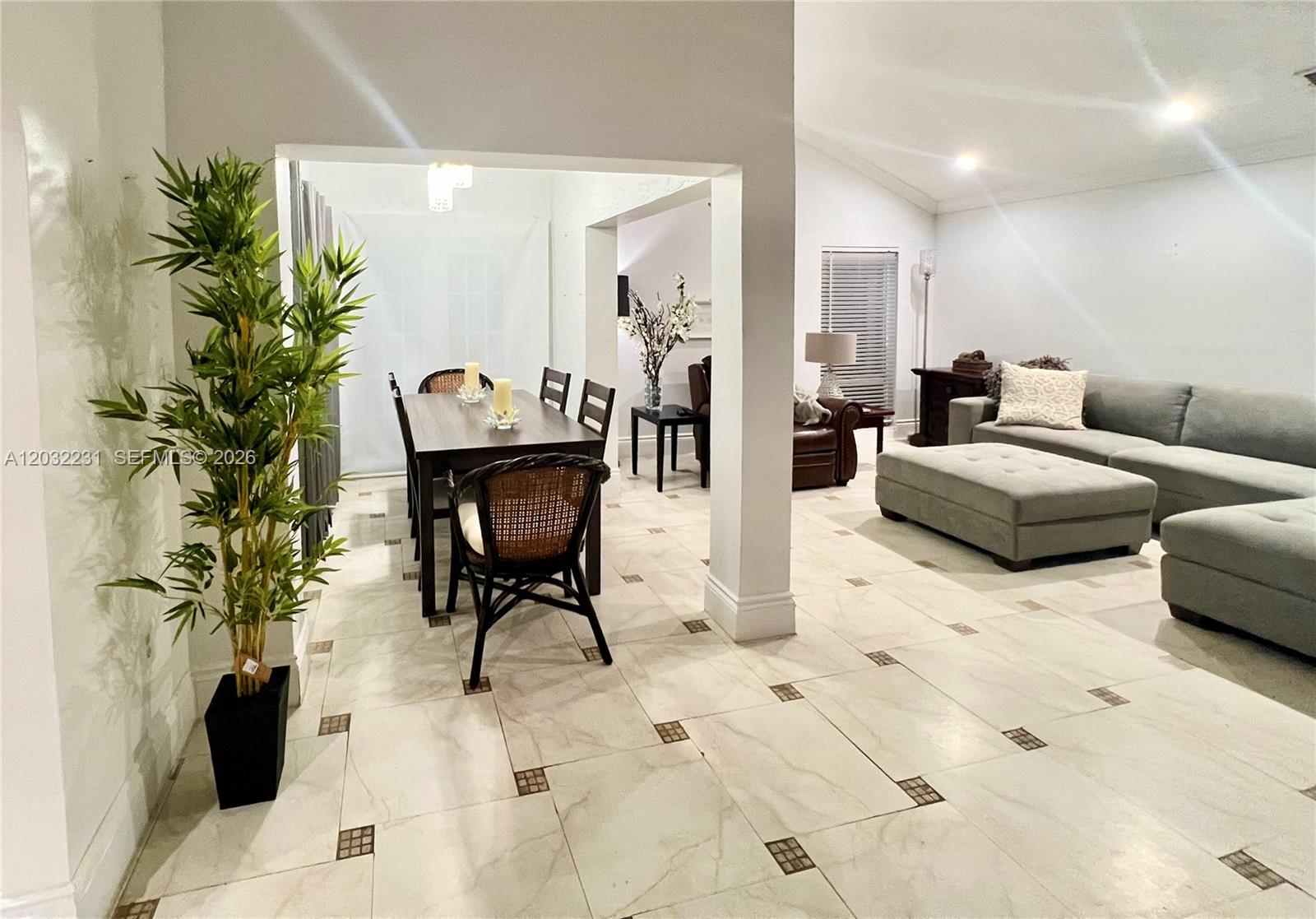 LAS CASAS AT KENDALL - Residential