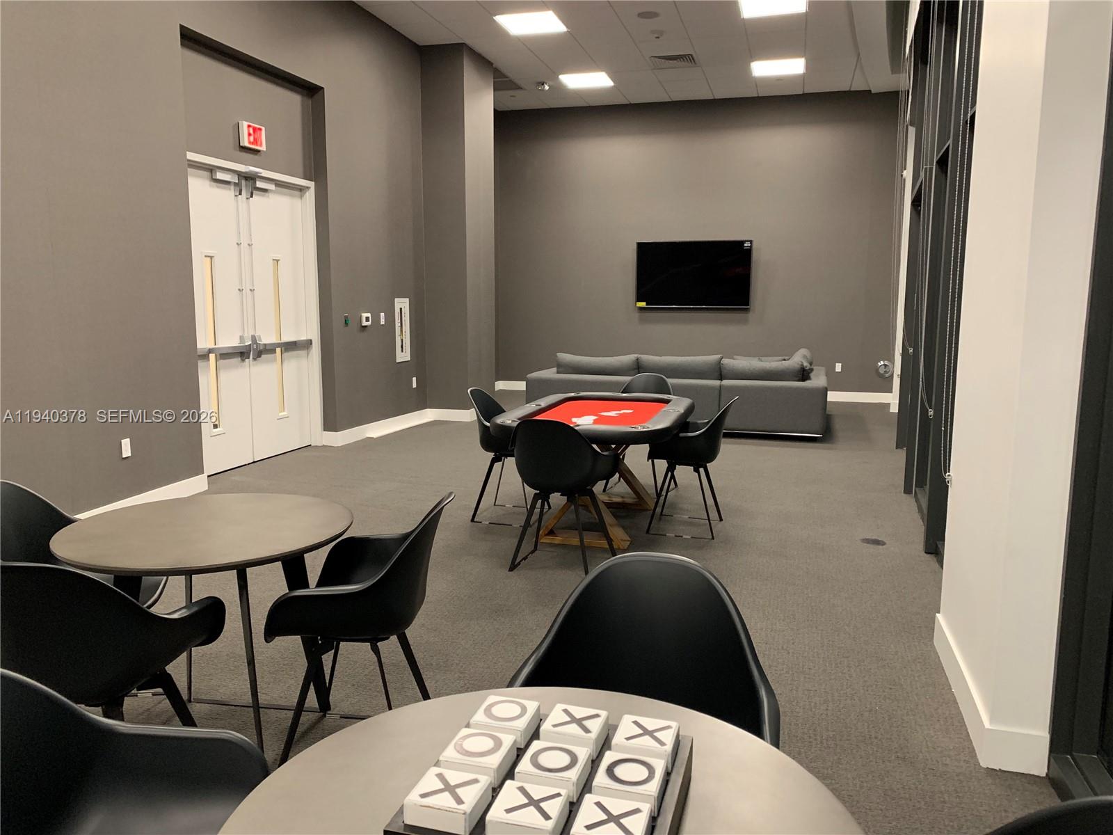 CANVAS CONDO - Residential Lease