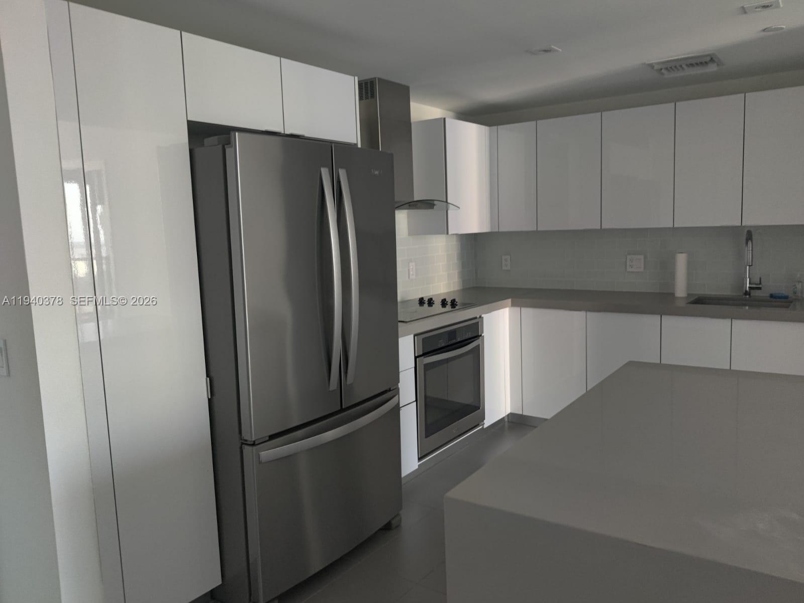 CANVAS CONDO - Residential Lease