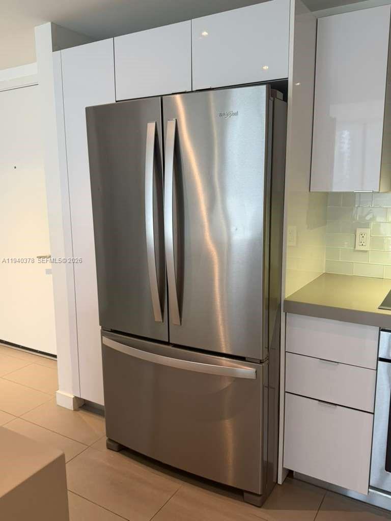 CANVAS CONDO - Residential Lease