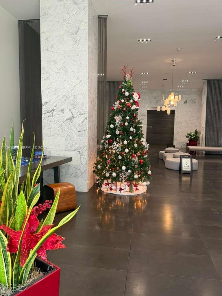 CANVAS CONDO - Residential Lease