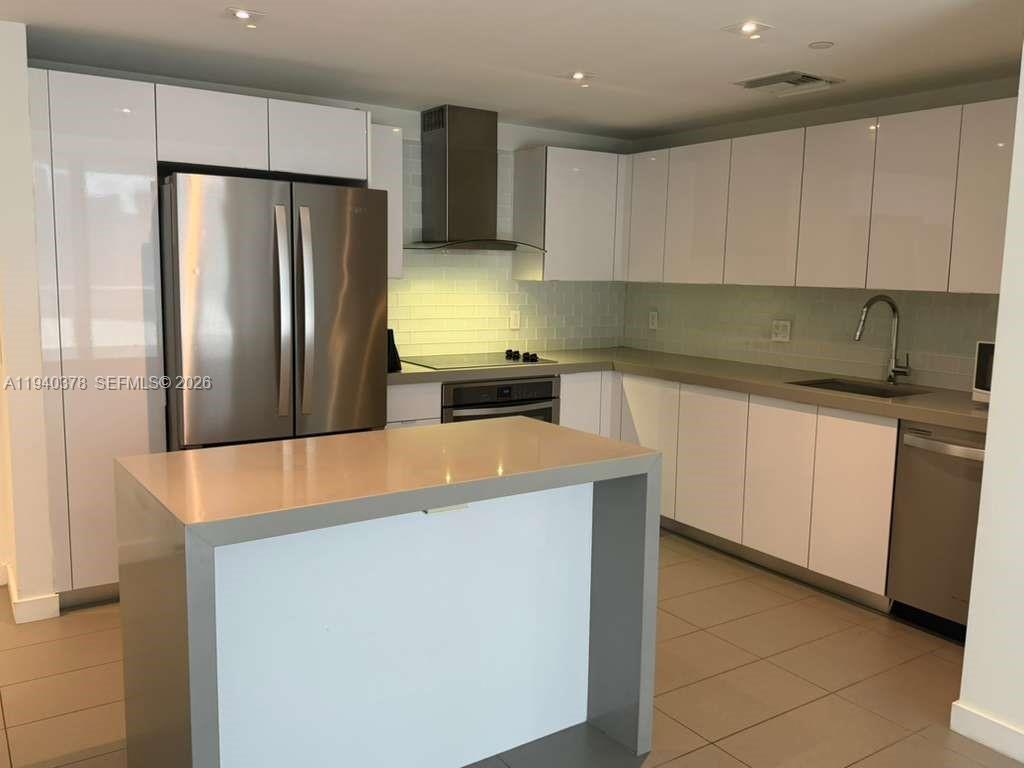 CANVAS CONDO - Residential Lease