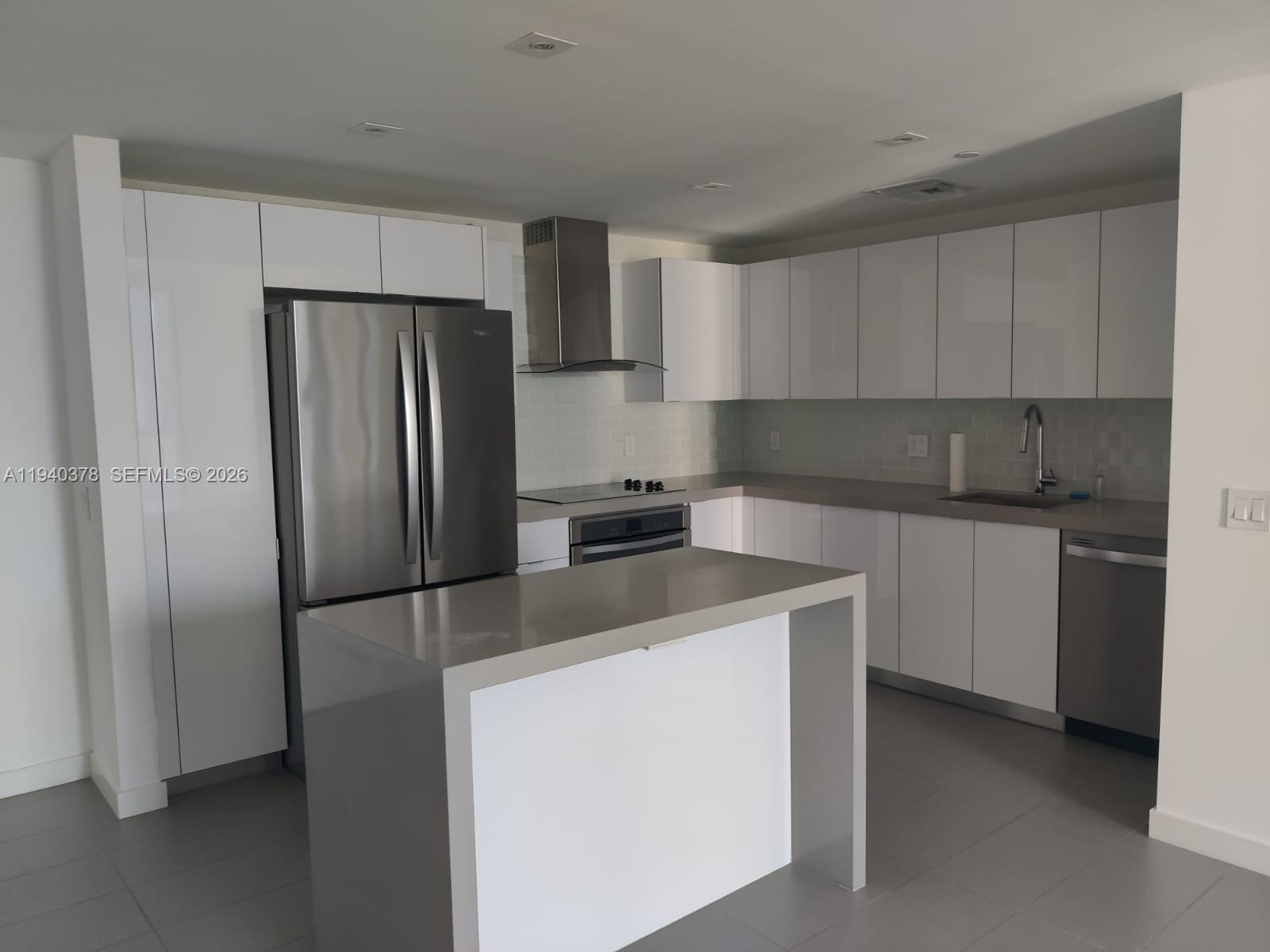 CANVAS CONDO - Residential Lease