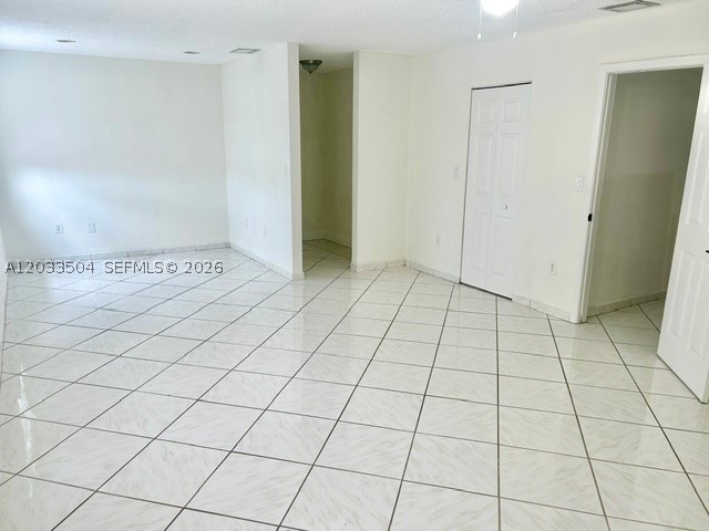 TAMIAMI LAKES SEC 6 - Residential