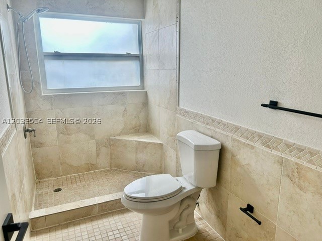 TAMIAMI LAKES SEC 6 - Residential