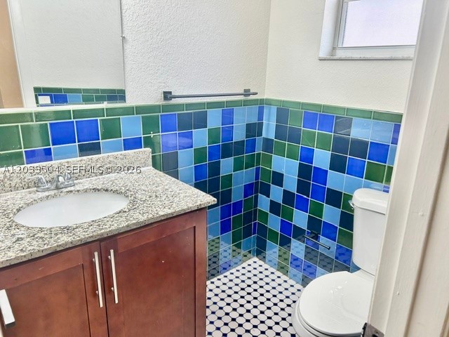 TAMIAMI LAKES SEC 6 - Residential