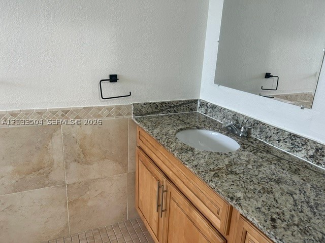 TAMIAMI LAKES SEC 6 - Residential