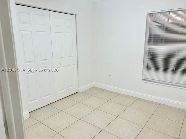 TAMIAMI LAKES SEC 6 - Residential