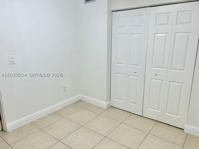 TAMIAMI LAKES SEC 6 - Residential