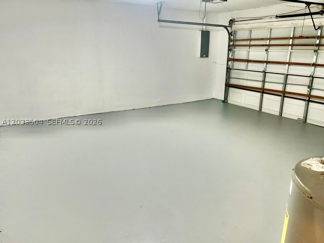TAMIAMI LAKES SEC 6 - Residential