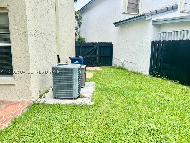 TAMIAMI LAKES SEC 6 - Residential
