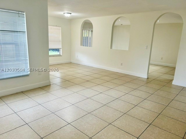 TAMIAMI LAKES SEC 6 - Residential