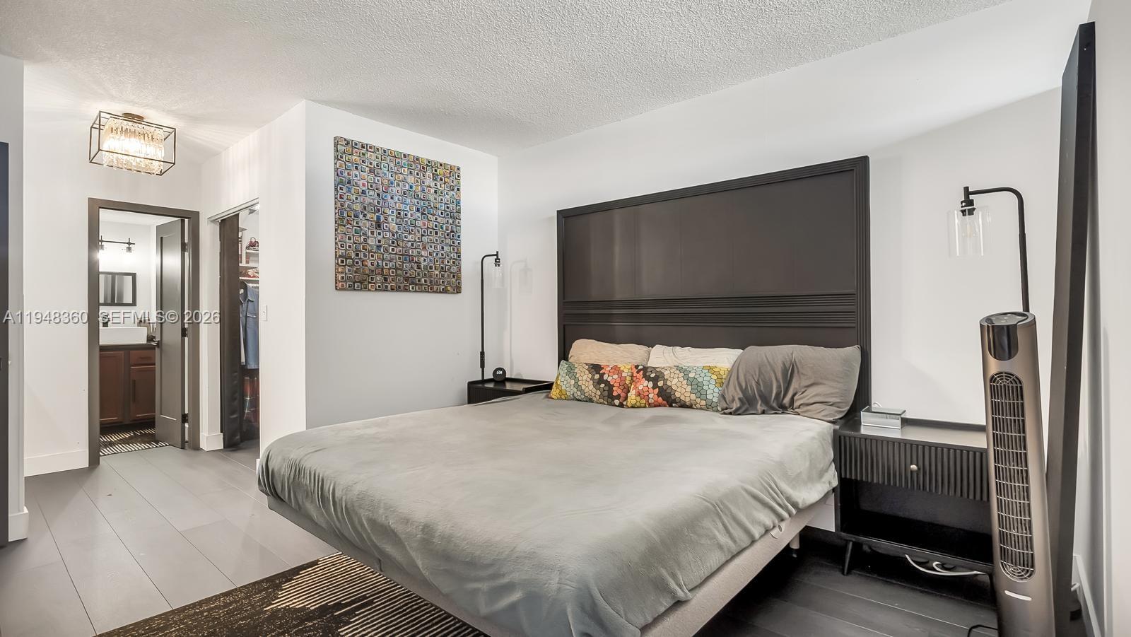 HILLCREST EAST NO 25 COND - Residential