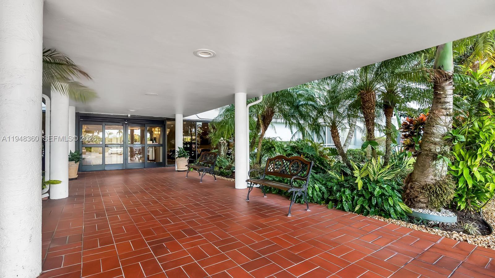 HILLCREST EAST NO 25 COND - Residential