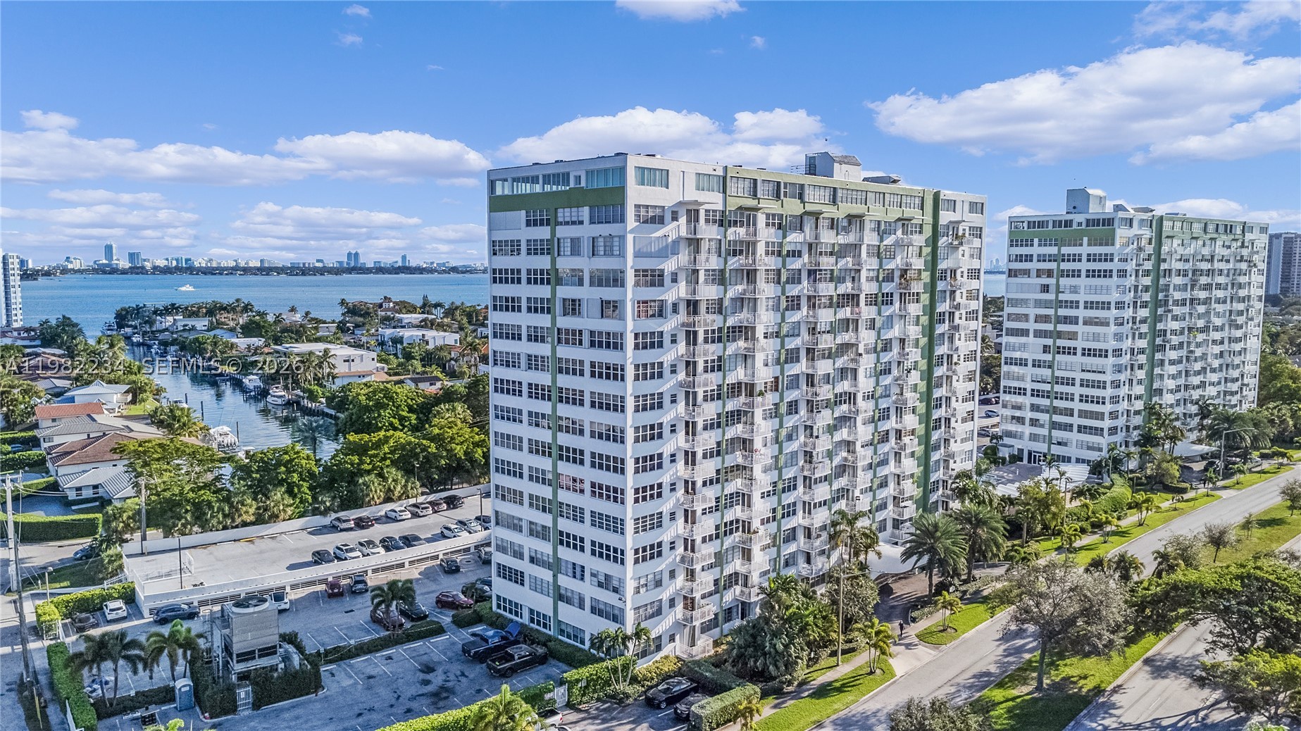 BAYVIEW TOWERS CONDO SOUT - Residential