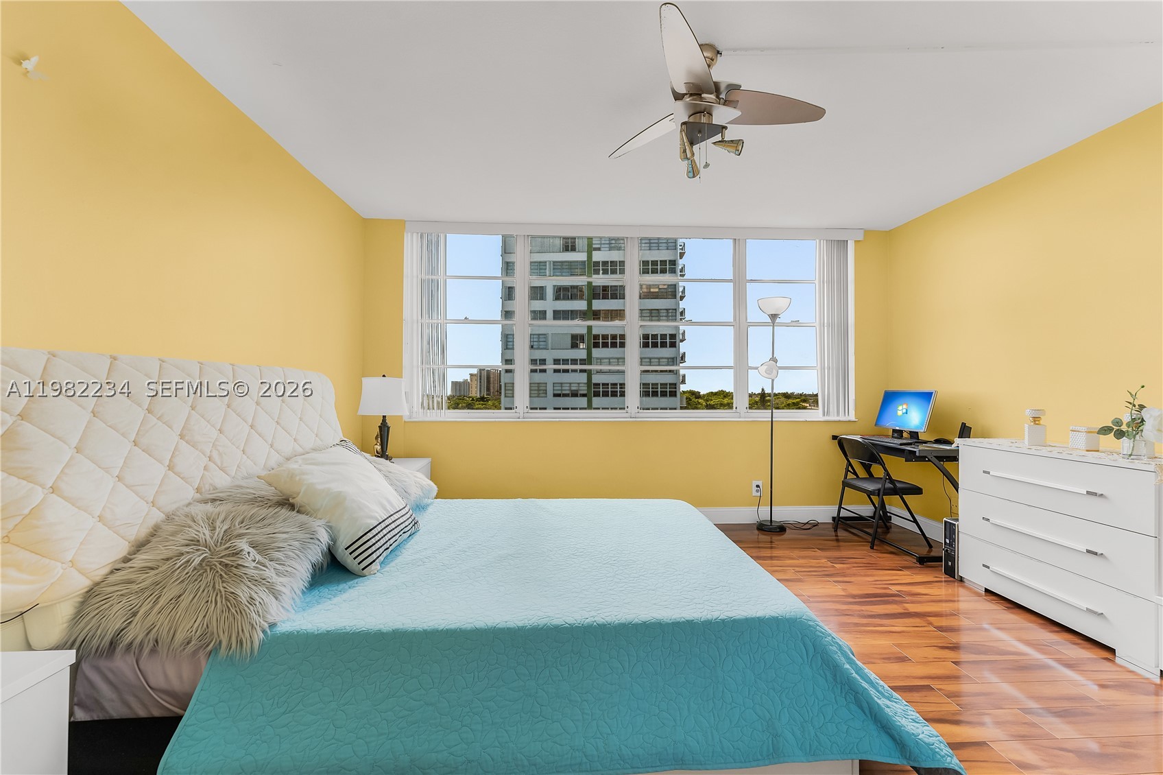 BAYVIEW TOWERS CONDO SOUT - Residential