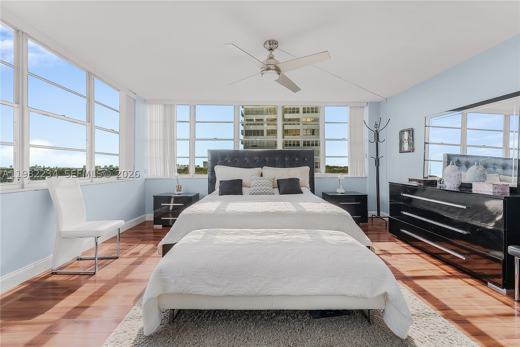 BAYVIEW TOWERS CONDO SOUT - Residential