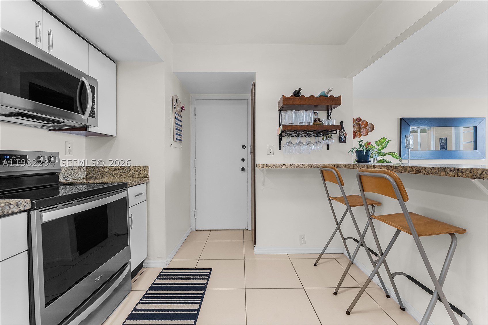 BAYVIEW TOWERS CONDO SOUT - Residential